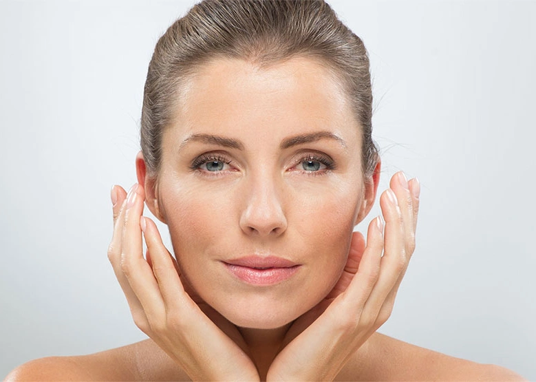 Gesichtsbehandlung-2